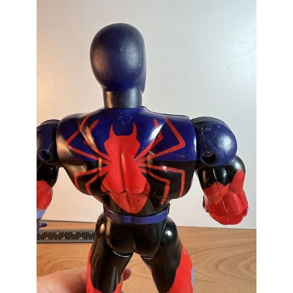 Marvel 2000 Spiderman Figure Fully Posable - Picture 7 of 10